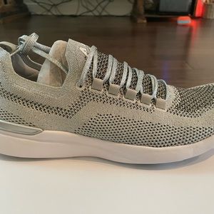 *SOLD* Brand  New Men’s APL Techloom Breeze size 11 US